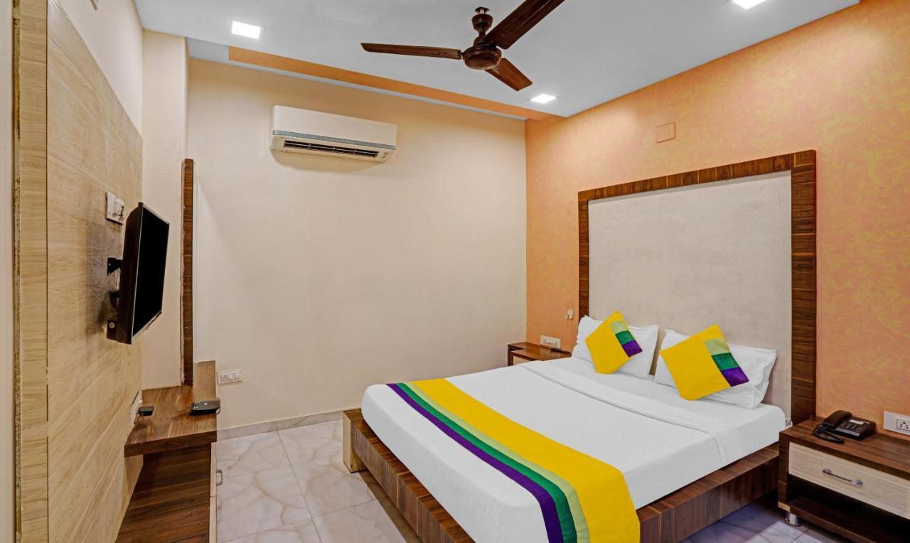 Itsy Hotels Aakash,100 Mts From Sardar Patel Stadium Ahmedabad Bagian luar foto