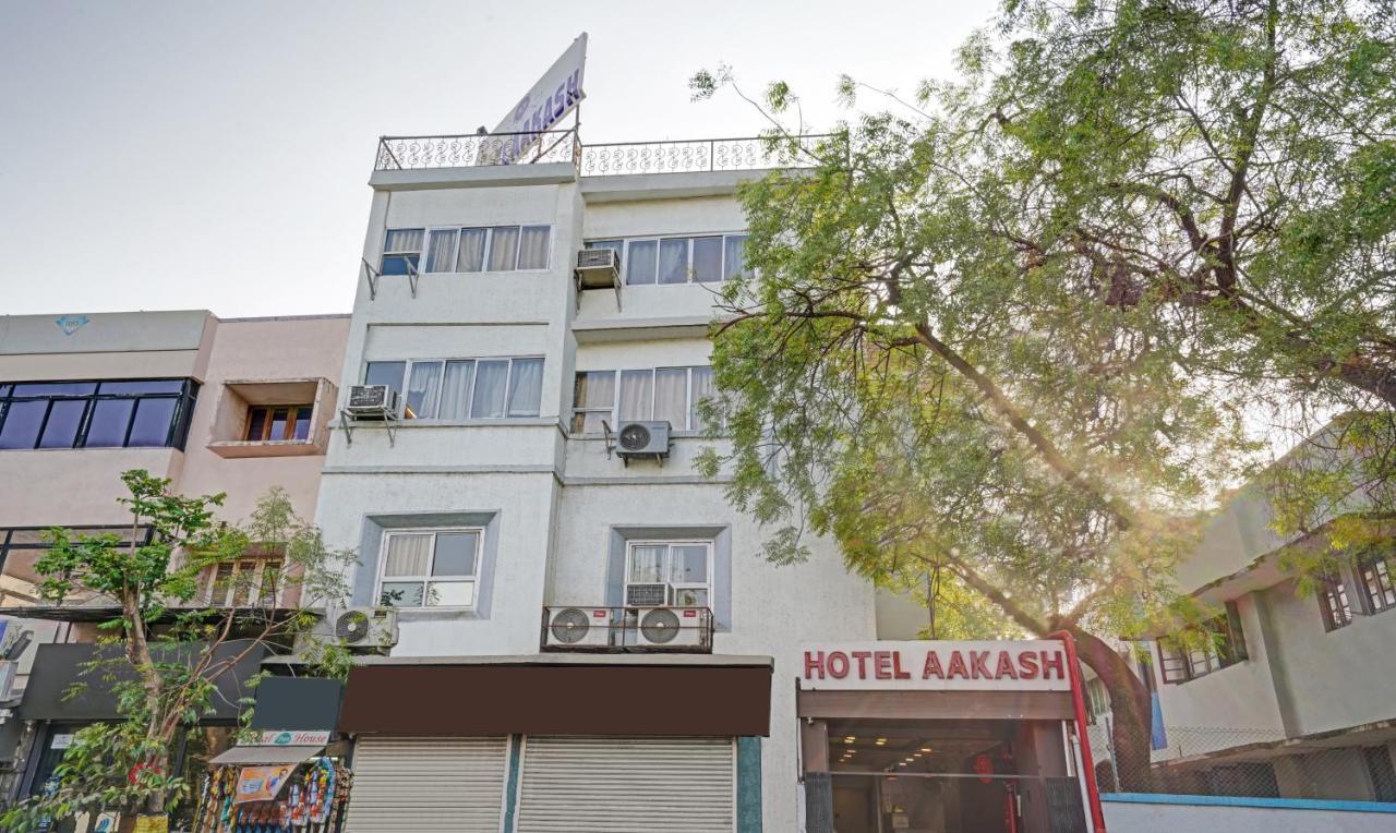 Itsy Hotels Aakash,100 Mts From Sardar Patel Stadium Ahmedabad Bagian luar foto