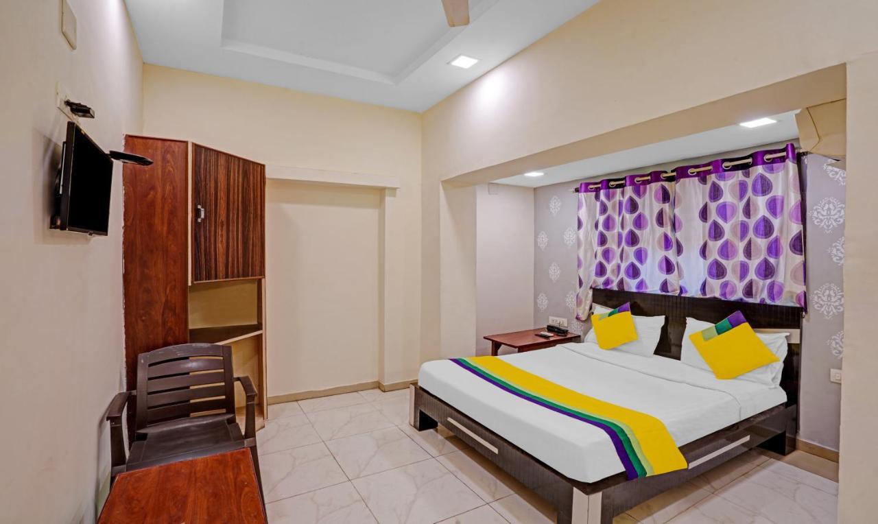 Itsy Hotels Aakash,100 Mts From Sardar Patel Stadium Ahmedabad Bagian luar foto