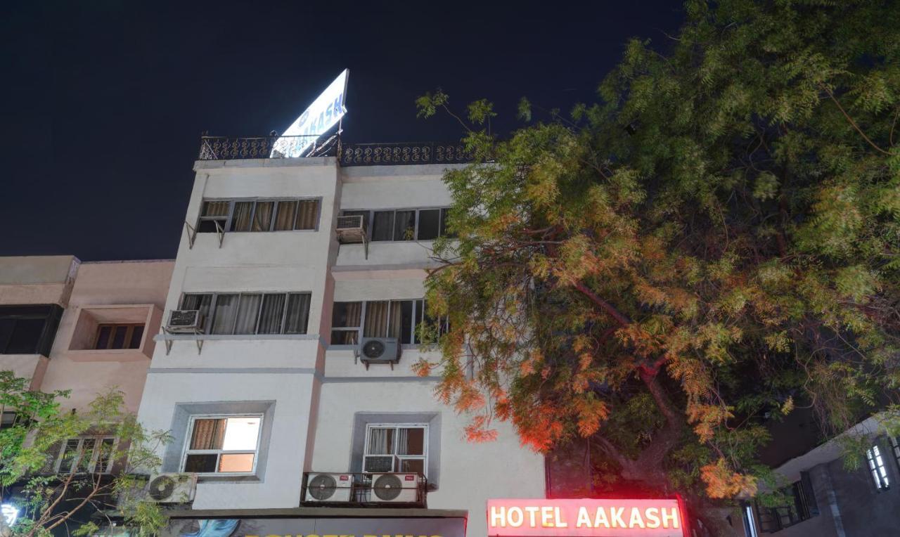 Itsy Hotels Aakash,100 Mts From Sardar Patel Stadium Ahmedabad Bagian luar foto