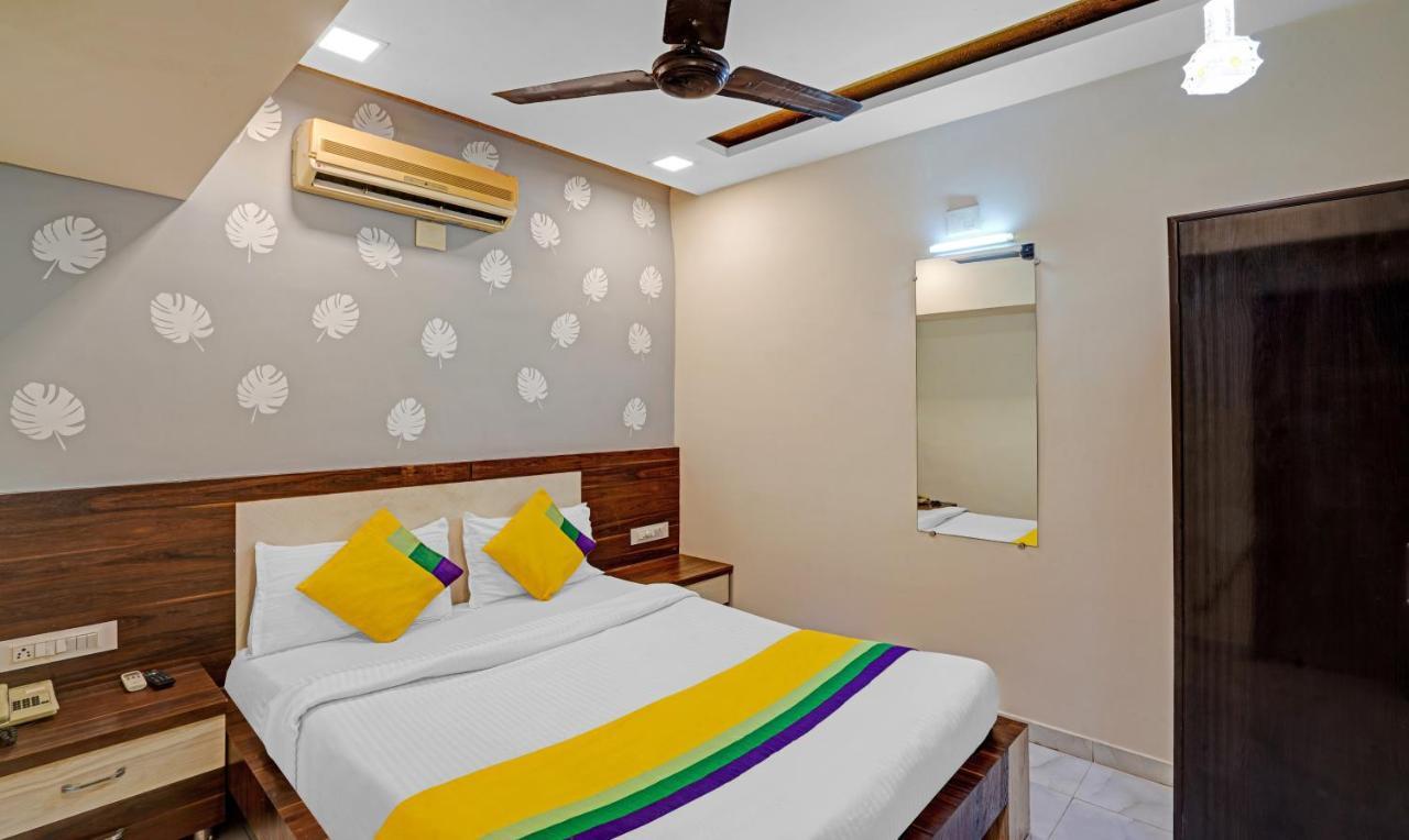 Itsy Hotels Aakash,100 Mts From Sardar Patel Stadium Ahmedabad Bagian luar foto