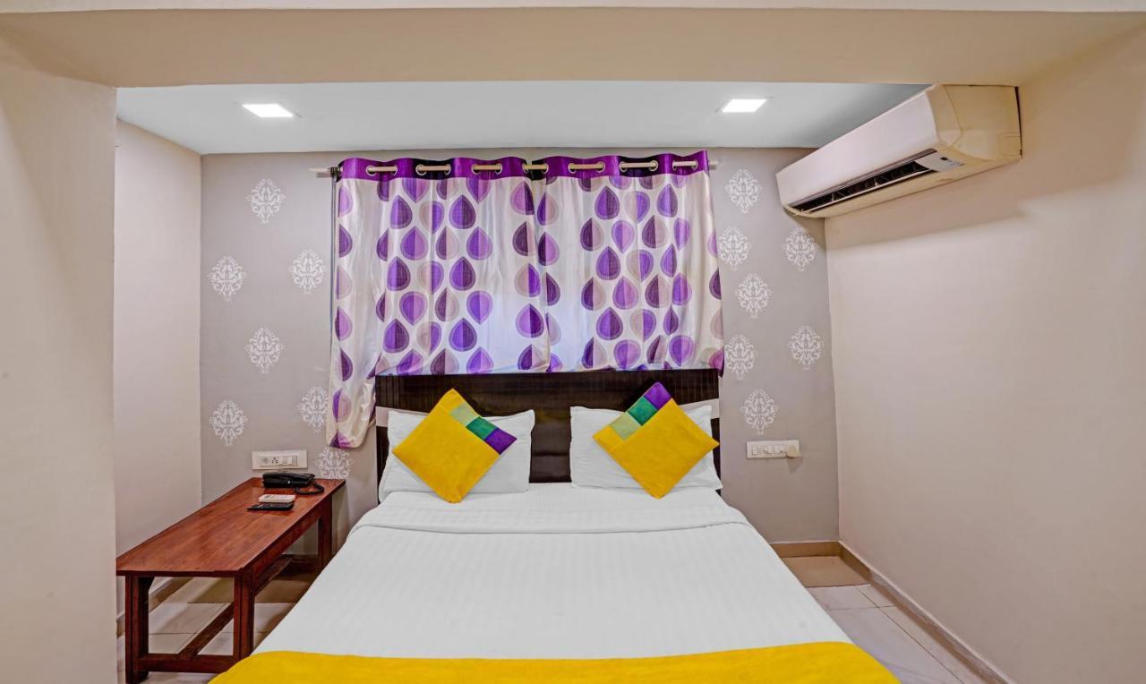 Itsy Hotels Aakash,100 Mts From Sardar Patel Stadium Ahmedabad Bagian luar foto