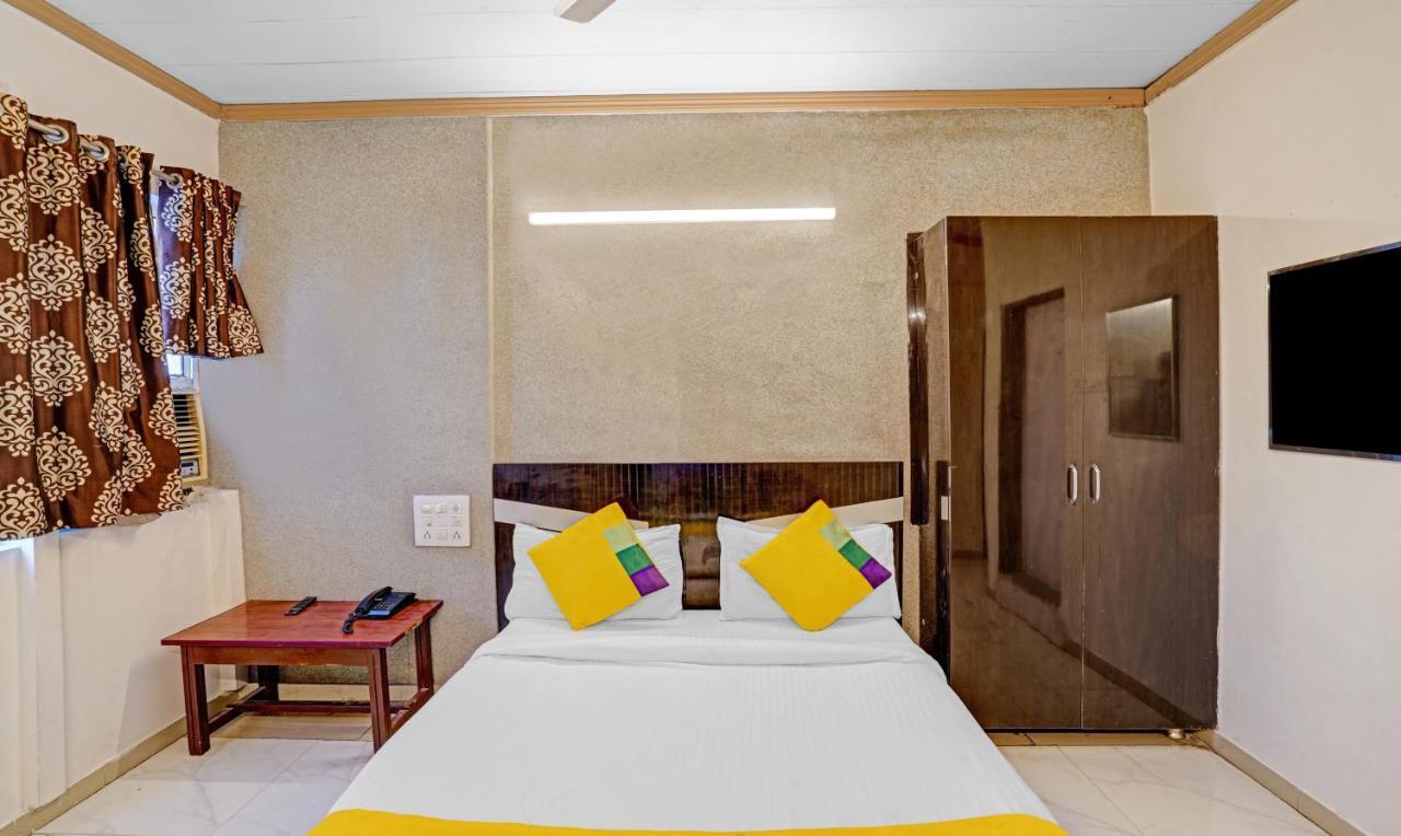 Itsy Hotels Aakash,100 Mts From Sardar Patel Stadium Ahmedabad Bagian luar foto